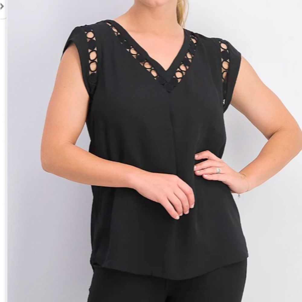 Daniel Rainn NWT Kabari Cutout Detail Black Blouse Women’s Small
